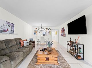 901 Colony Point Circle 304, Pembroke Pines, FL 33026