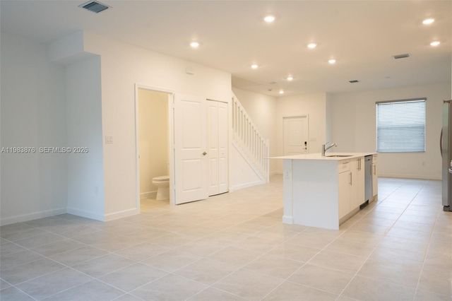 204 SE 10th Ct 204, Florida City, FL 33034