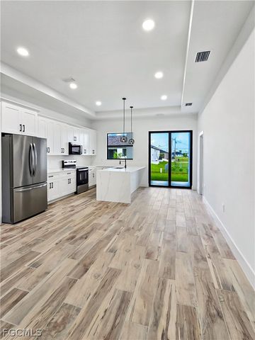 4113 Kismet PKWY W, Cape Coral, FL 33993