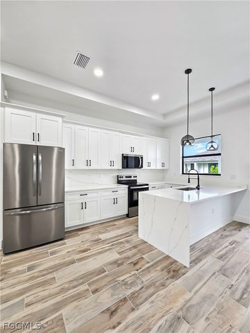 4113 Kismet PKWY W, Cape Coral, FL 33993