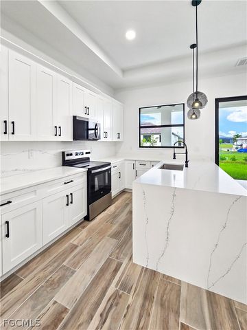 4113 Kismet PKWY W, Cape Coral, FL 33993