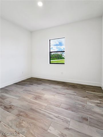 4113 Kismet PKWY W, Cape Coral, FL 33993