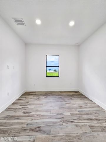 4113 Kismet PKWY W, Cape Coral, FL 33993