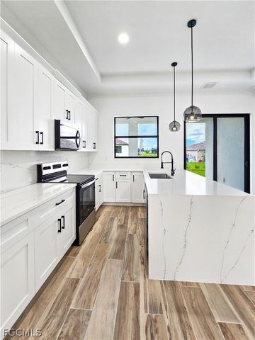 4113 Kismet PKWY W, Cape Coral, FL 33993