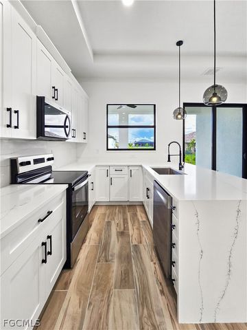 4113 Kismet PKWY W, Cape Coral, FL 33993