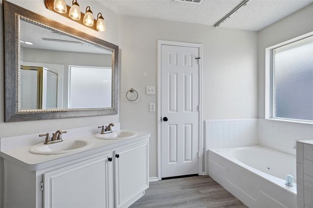 910 York Street, Forney, TX 75126