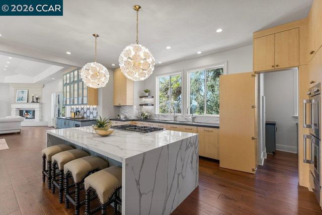 251 Santiago Ln, Danville, CA 94526