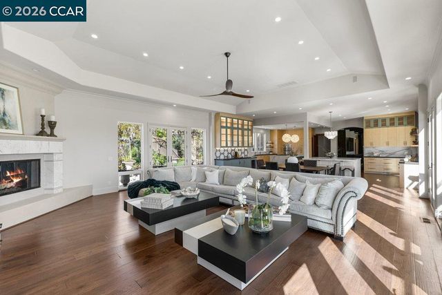 251 Santiago Ln, Danville, CA 94526