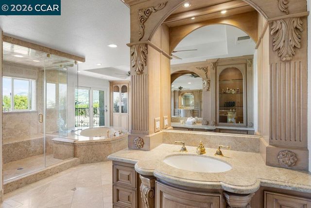 251 Santiago Ln, Danville, CA 94526