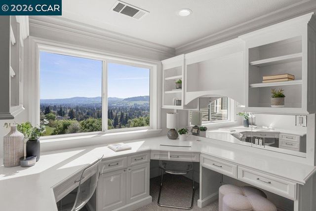 251 Santiago Ln, Danville, CA 94526