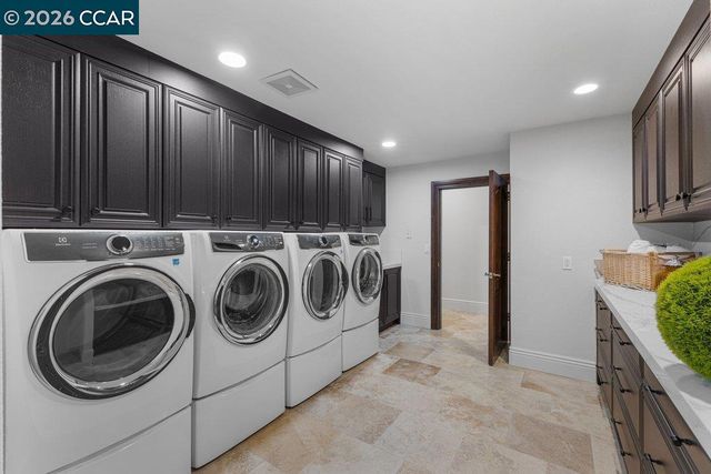 251 Santiago Ln, Danville, CA 94526