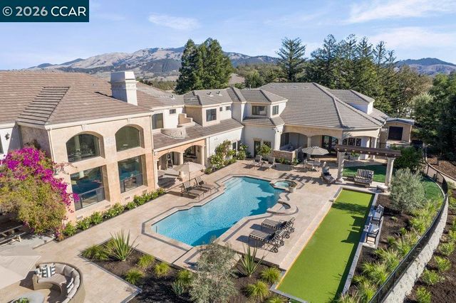 251 Santiago Ln, Danville, CA 94526