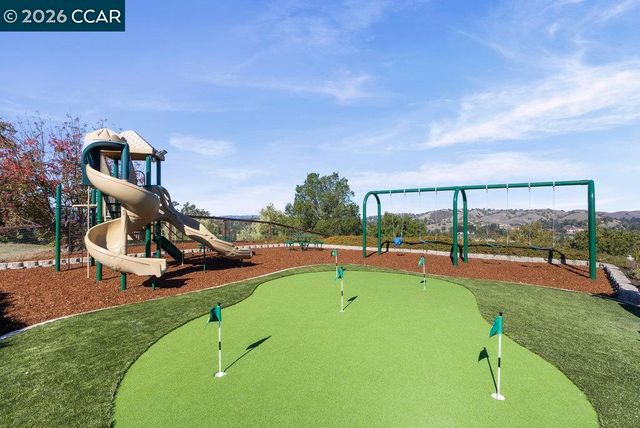 251 Santiago Ln, Danville, CA 94526