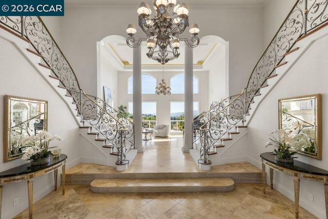 251 Santiago Ln, Danville, CA 94526