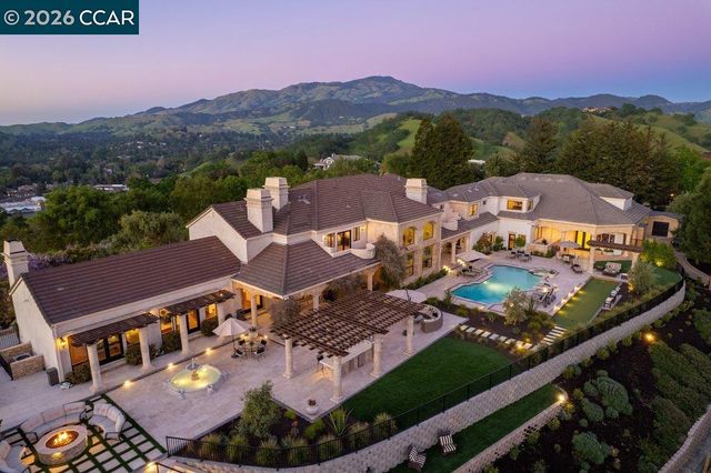 251 Santiago Ln, Danville, CA 94526