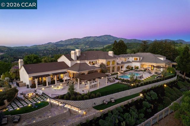 251 Santiago Ln, Danville, CA 94526