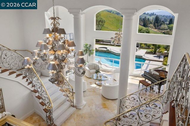 251 Santiago Ln, Danville, CA 94526