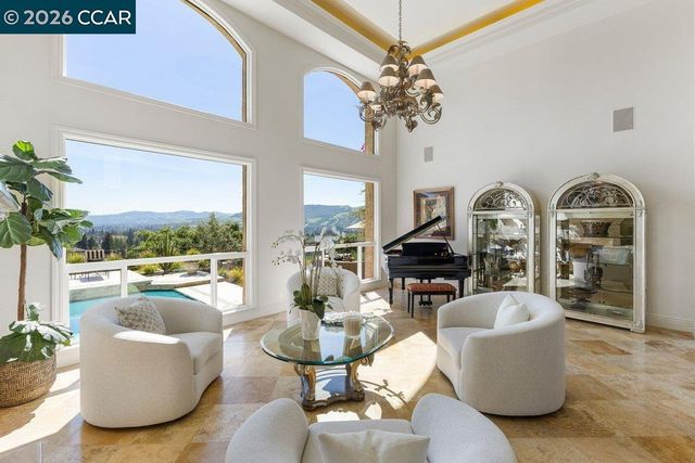 251 Santiago Ln, Danville, CA 94526