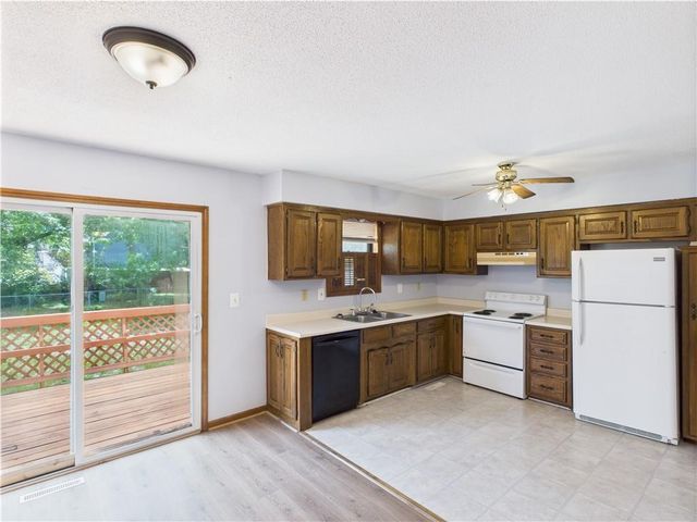 240 SE 121st Road, Warrensburg, MO 64093