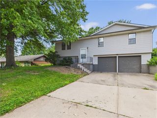240 SE 121st Road, Warrensburg, MO 64093