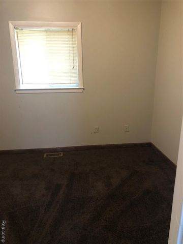 8304 Arlis Street, Commerce Charter Township, MI 48382