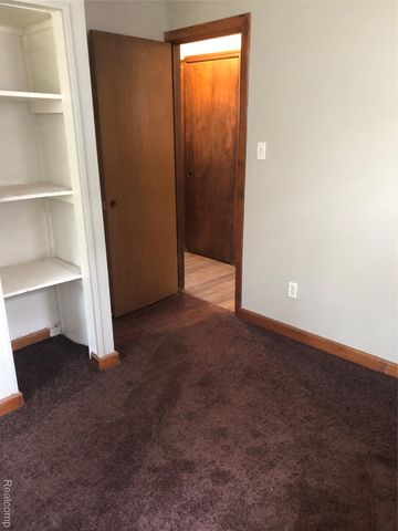 8304 Arlis Street, Commerce Charter Township, MI 48382