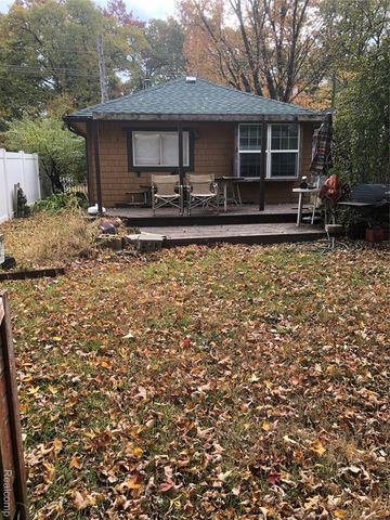 8304 Arlis Street, Commerce Charter Township, MI 48382