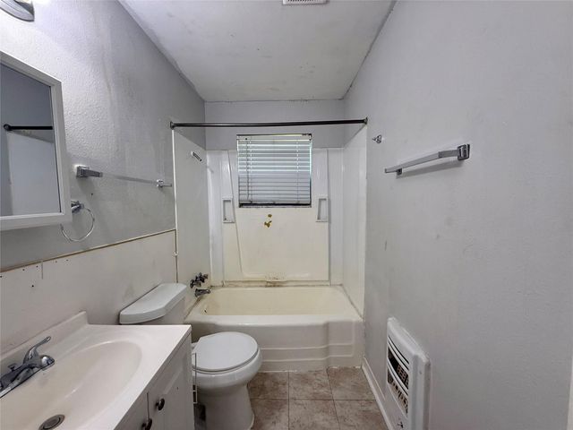 502 E Jackson Street, West Columbia, TX 77486