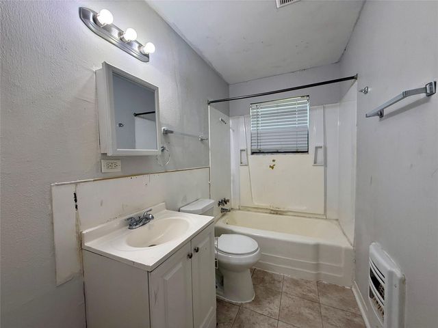 502 E Jackson Street, West Columbia, TX 77486
