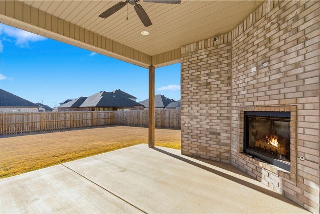 231 Ambry Loop, Centerton, AR 72719