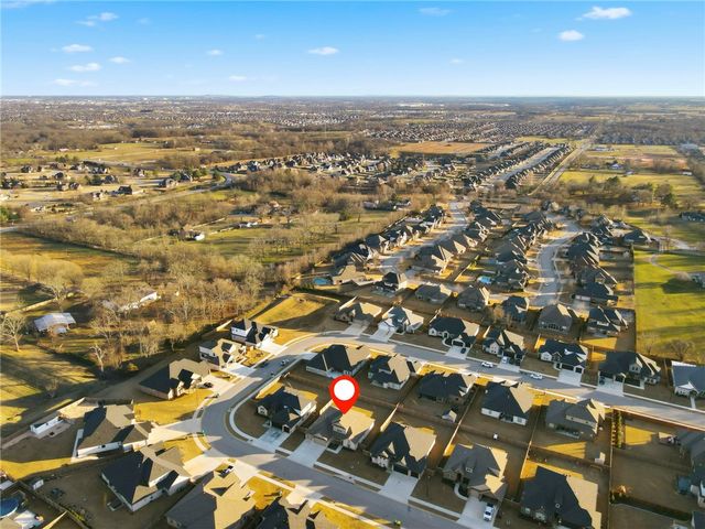 231 Ambry Loop, Centerton, AR 72719