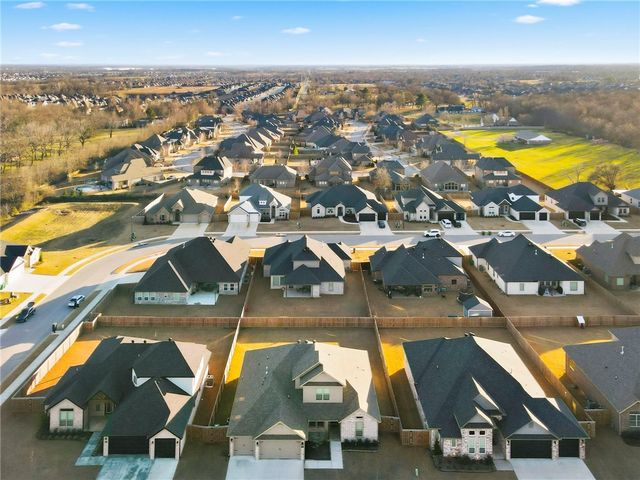 231 Ambry Loop, Centerton, AR 72719