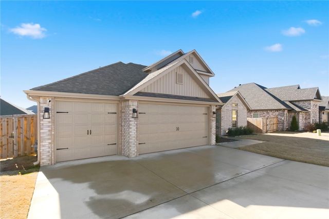 231 Ambry Loop, Centerton, AR 72719