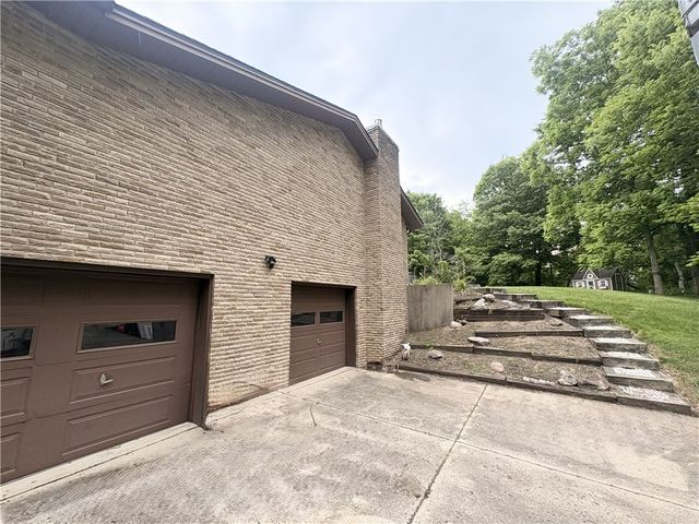 2564 Rustling Brook Lane, Beavercreek, OH 45434