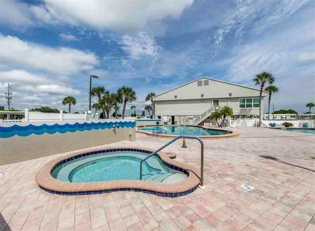 717 RIVERVIEW CIRCLE, North Port, FL 34287