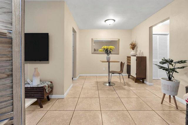 2700 NE 135th Street 31, North Miami, FL 33181