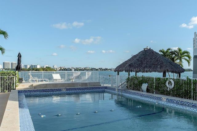 2700 NE 135th Street 31, North Miami, FL 33181