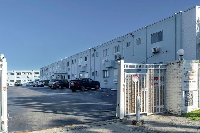 2700 NE 135th Street 31, North Miami, FL 33181
