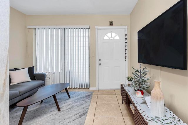 2700 NE 135th Street 31, North Miami, FL 33181