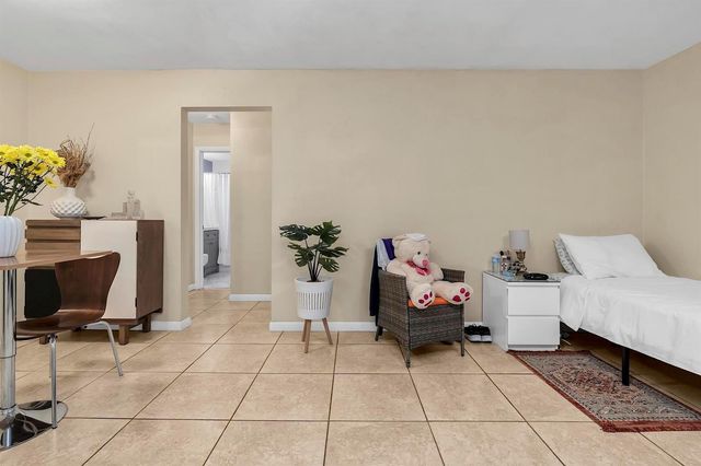 2700 NE 135th Street 31, North Miami, FL 33181