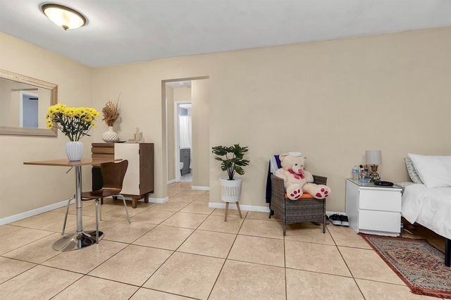 2700 NE 135th Street 31, North Miami, FL 33181