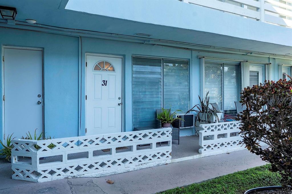 2700 NE 135th Street 31, North Miami, FL 33181