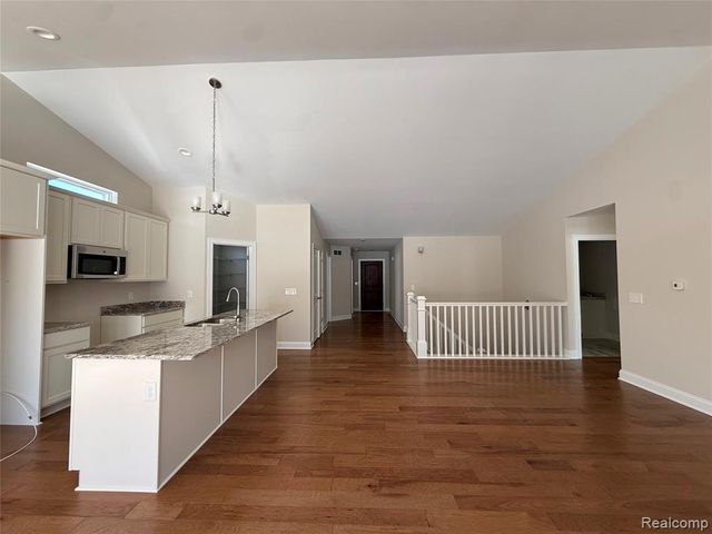 315 Canyon Creek Court 27, Howell, MI 48843