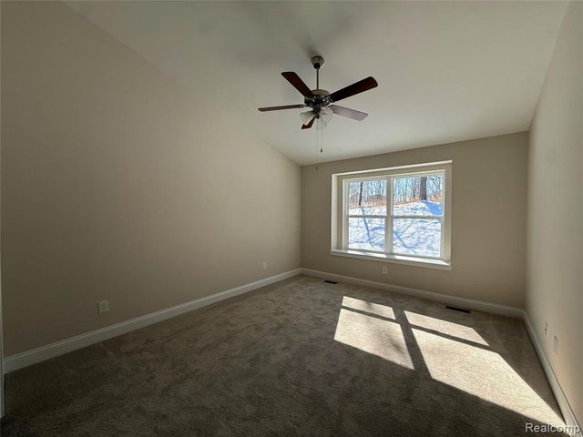 315 Canyon Creek Court 27, Howell, MI 48843