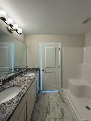 315 Canyon Creek Court 27, Howell, MI 48843