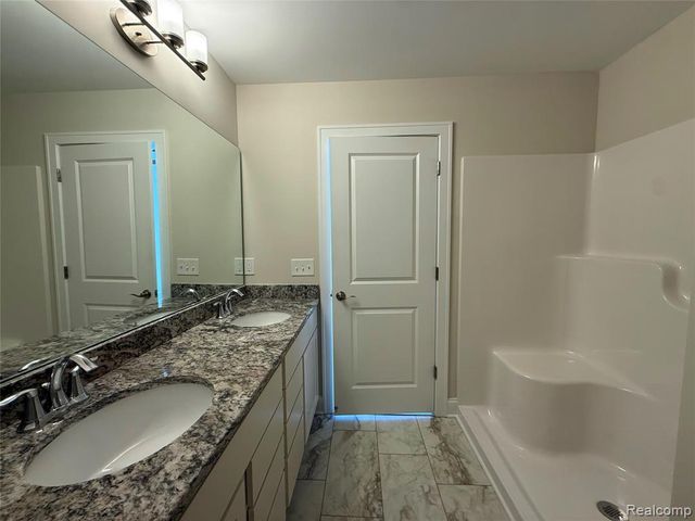 315 Canyon Creek Court 27, Howell, MI 48843