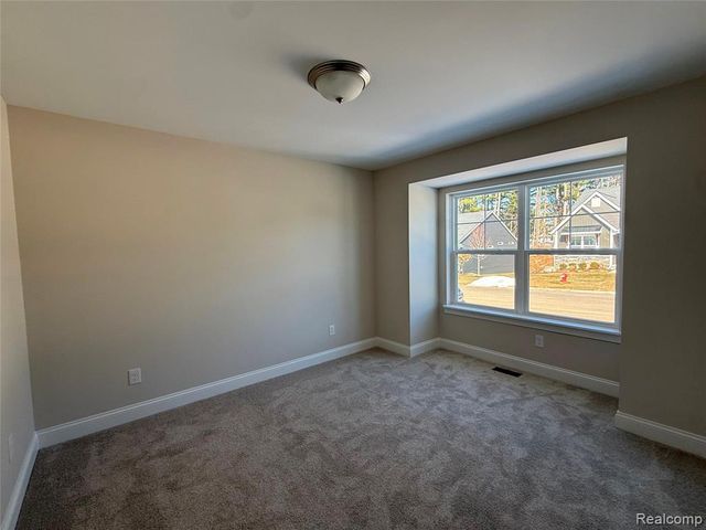 315 Canyon Creek Court 27, Howell, MI 48843