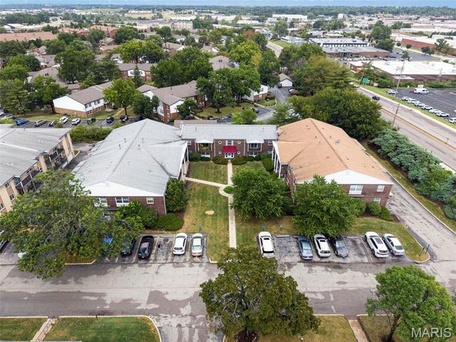 10315 Forest Brook Lane F, St Louis, MO 63146