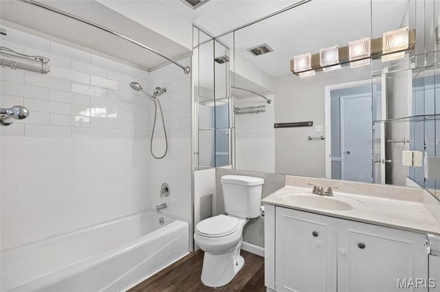 10315 Forest Brook Lane F, St Louis, MO 63146