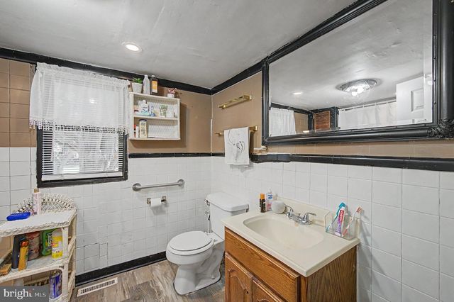 339 BROAD ST, Elmer, NJ 08318